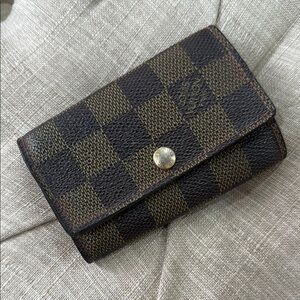 Louis Vuitton Key Holder Damier Ebene